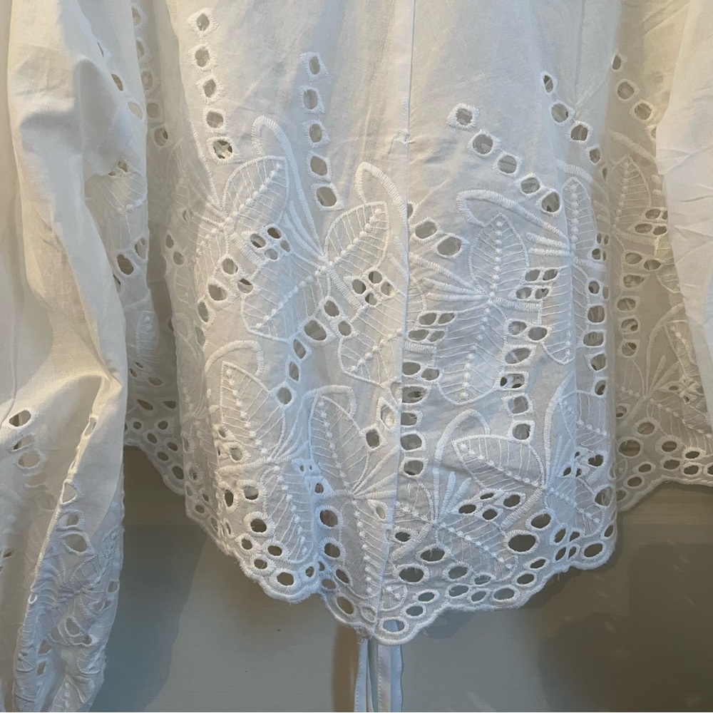 💖Elegant White Eyelet Tie Blouse💖 - Picture 8 of 15